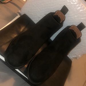 Women’s boots size 40 all black swede